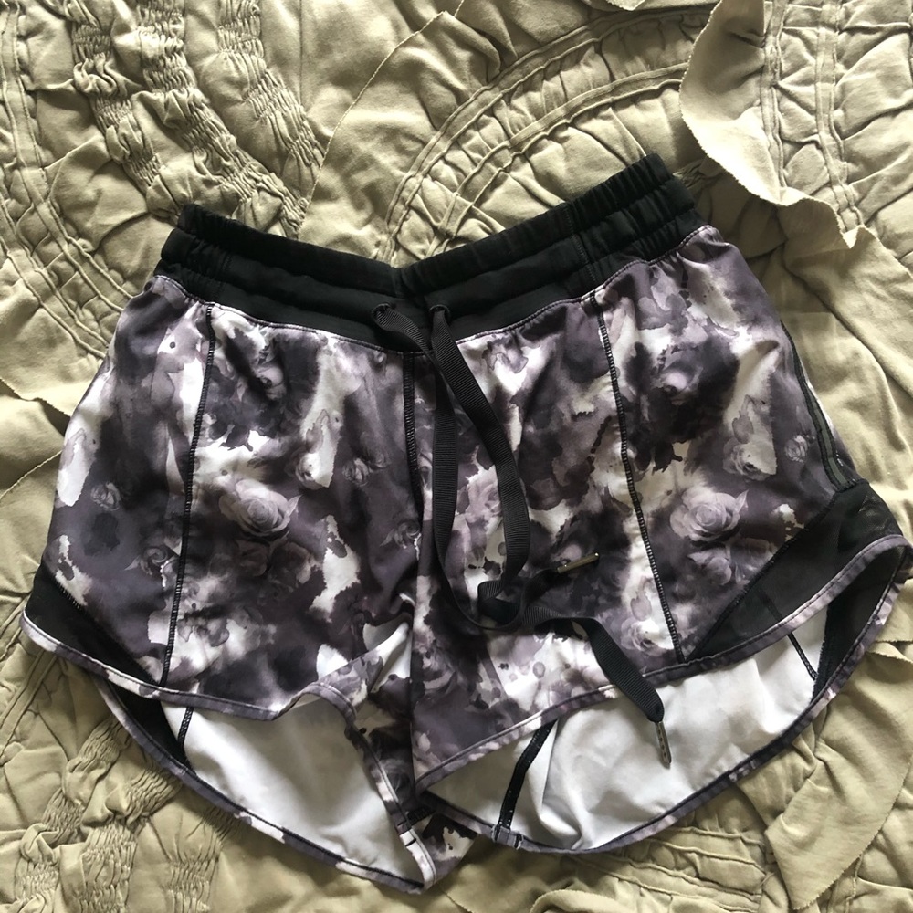 Lululemon Hotty Hot shorts!!
